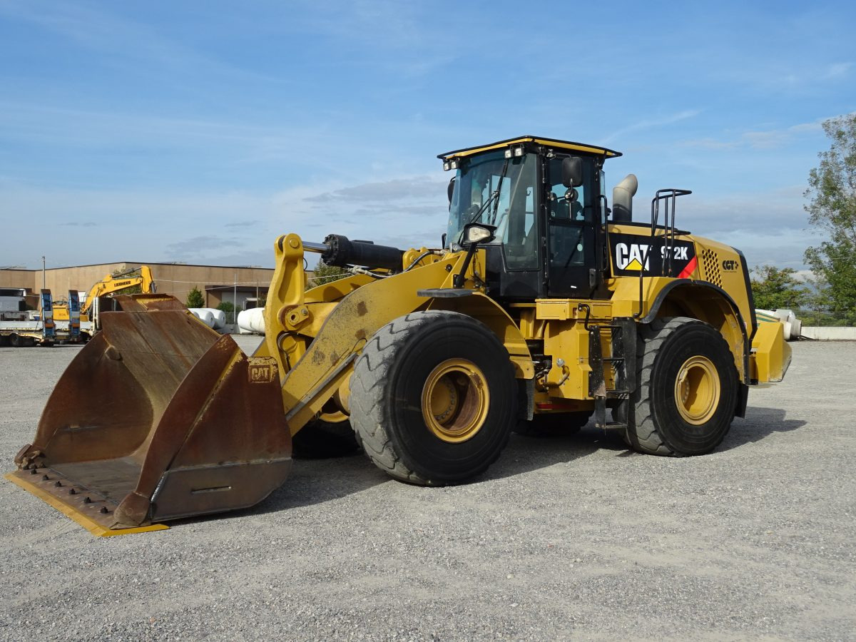 CATERPILLAR 972K - Gumikerekes homlokrakodó: 1 kép. CATERPILLAR 972K - Gumikerekes homlokrakodó: 1 kép.