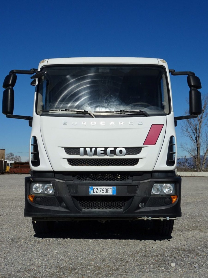 IVECO EUROCARGO 150E22 - Utcaseprő gép: 5 kép. IVECO EUROCARGO 150E22 - Utcaseprő gép: 5 kép.