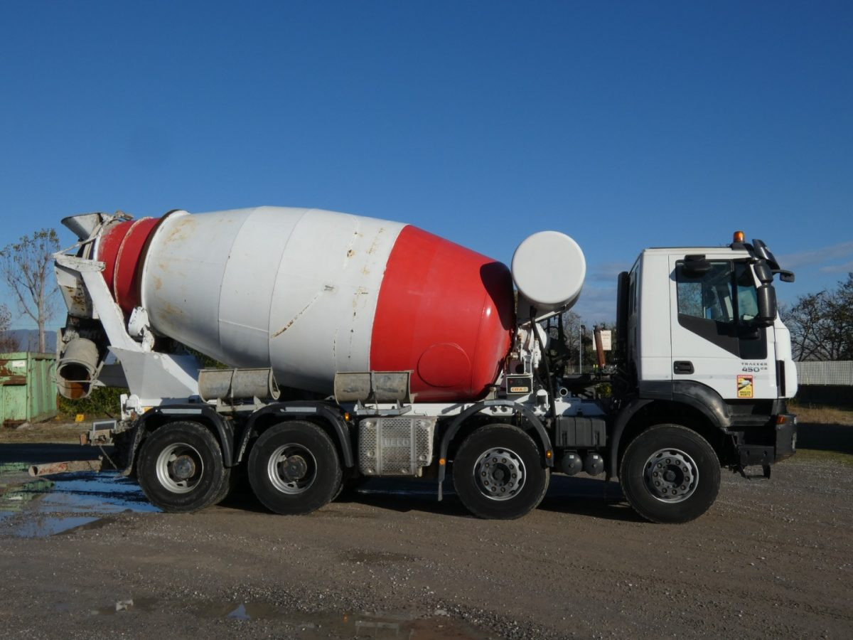 IVECO TRAKKER 450 CIFA RY1300 - Betonmixer: 4 kép. IVECO TRAKKER 450 CIFA RY1300 - Betonmixer: 4 kép.