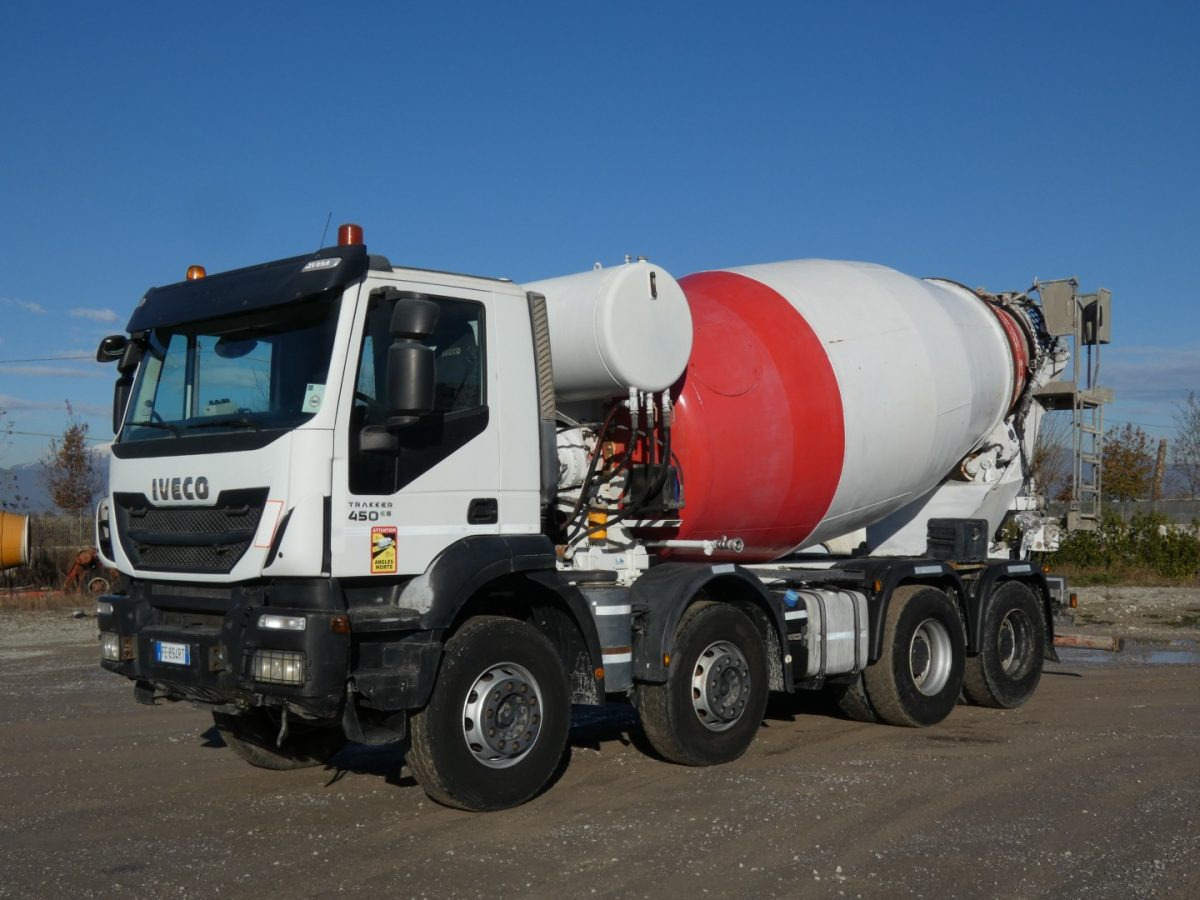 IVECO TRAKKER 450 CIFA RY1300 - Betonmixer: 1 kép. IVECO TRAKKER 450 CIFA RY1300 - Betonmixer: 1 kép.