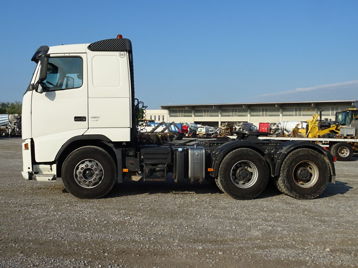 VOLVO FH64T 480 6×4 - Nyergesvontató: 2 kép. VOLVO FH64T 480 6×4 - Nyergesvontató: 2 kép.