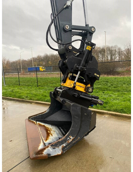 Engcon EC233, OQ80, GB29 = Rotator + Coupler + Gripper + - Adapterek - Építőipari gépek: 1 kép. Engcon EC233, OQ80, GB29 = Rotator + Coupler + Gripper + - Adapterek - Építőipari gépek: 1 kép.