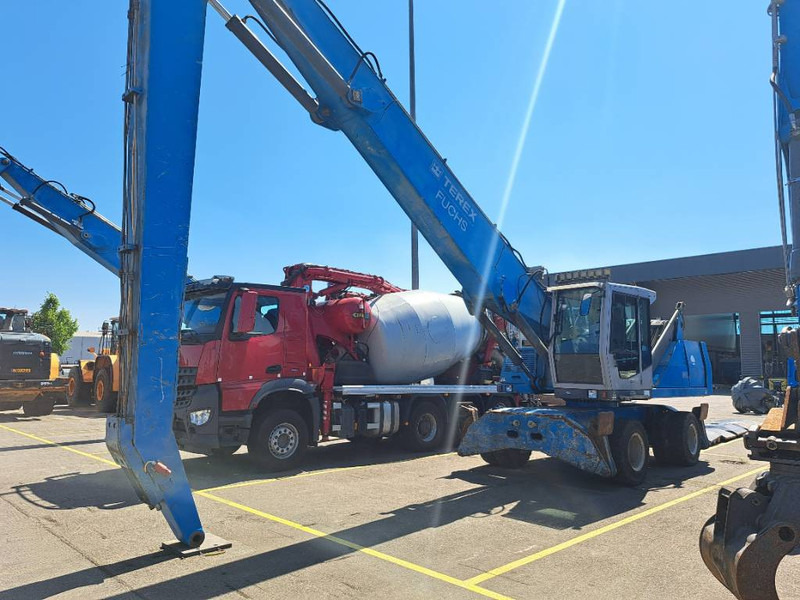 Fuchs MHL 350 - Hulladék kotró: 4 kép. Fuchs MHL 350 - Hulladék kotró: 4 kép.