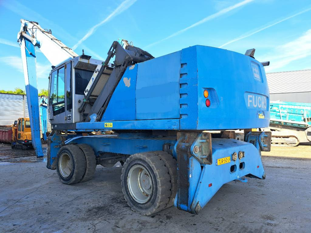Fuchs MHL360D - Hulladék kotró: 2 kép. Fuchs MHL360D - Hulladék kotró: 2 kép.