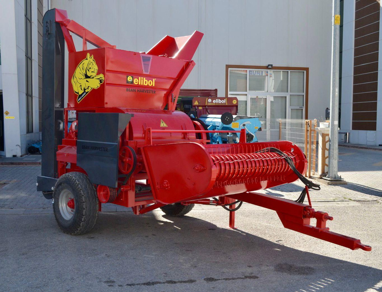 ELİBOL LEGUME HARVESTER MACHINE - Betakarítógép tartozék: 1 kép. ELİBOL LEGUME HARVESTER MACHINE - Betakarítógép tartozék: 1 kép.