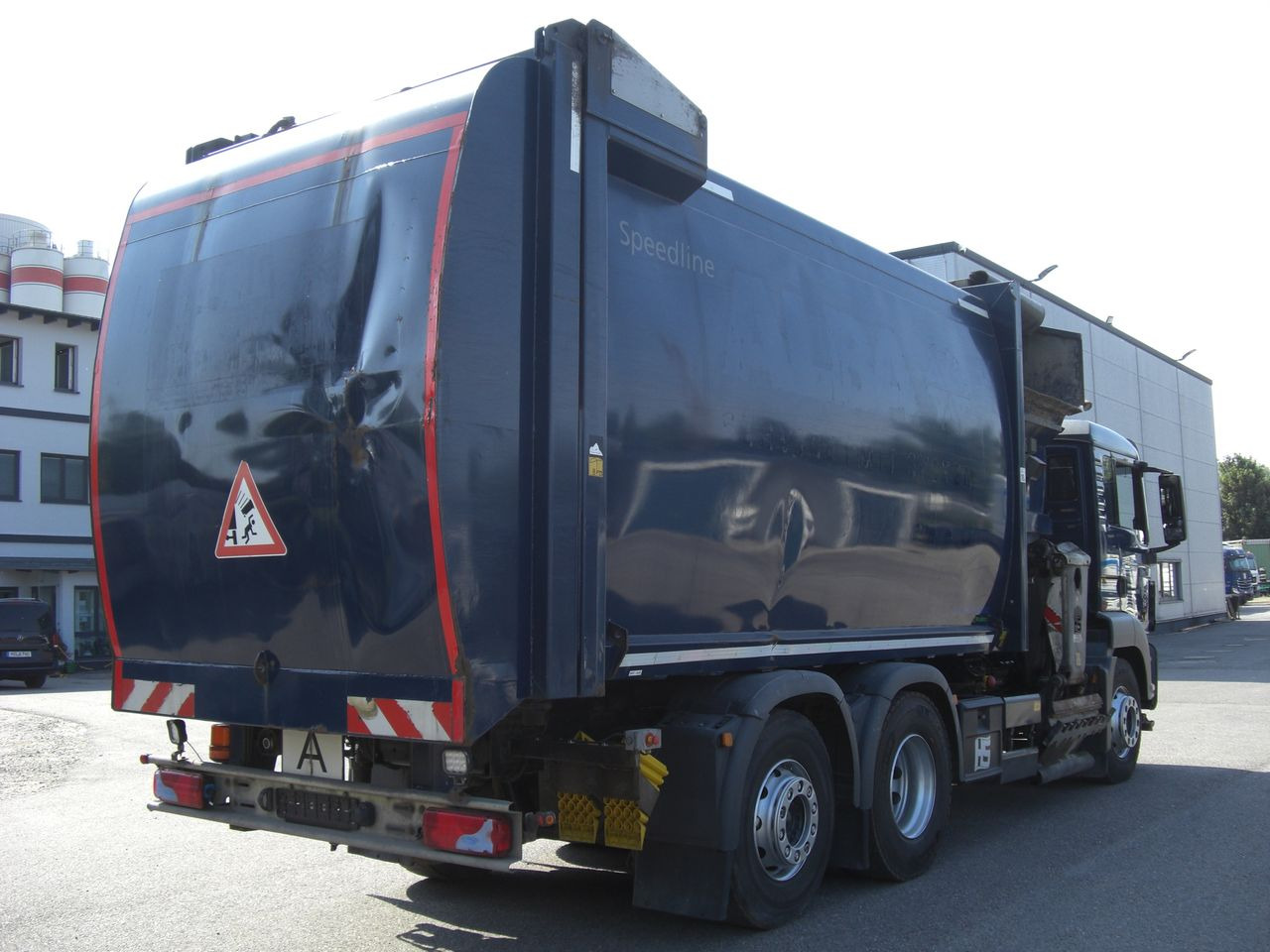 MAN 26360FNLL / SEITENLADER - Szemetesautó: 3 kép. MAN 26360FNLL / SEITENLADER - Szemetesautó: 3 kép.