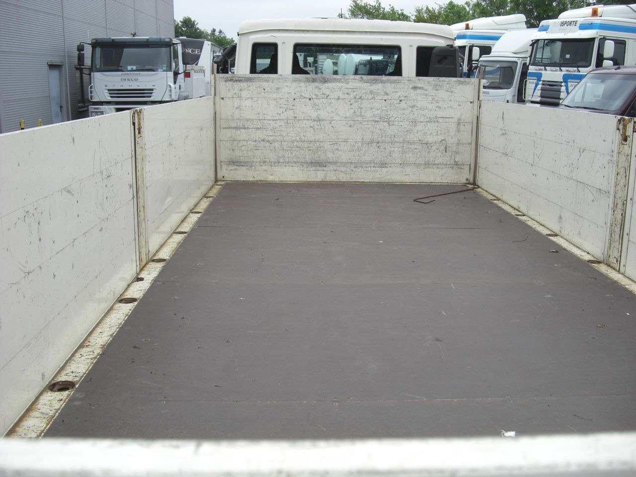 MAN 8180L Baustoffpritsche MAN 8180L Baustoffpritsche - Platós kisteherautó: 5 kép. MAN 8180L Baustoffpritsche MAN 8180L Baustoffpritsche - Platós kisteherautó: 5 kép.