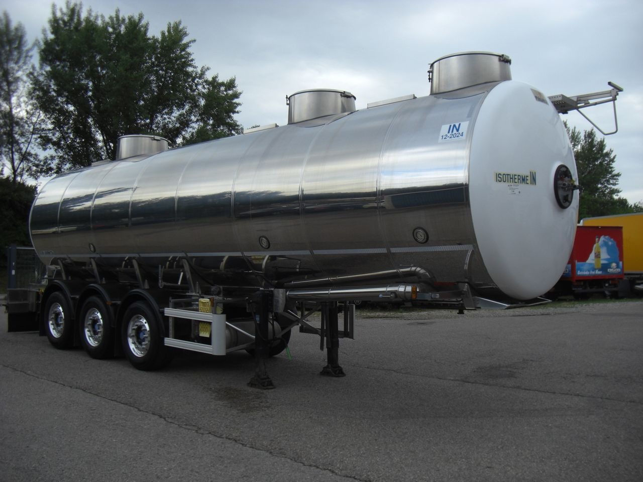 Magyar SRMAGD / BIERTANKER - Tartályos félpótkocsi: 2 kép. Magyar SRMAGD / BIERTANKER - Tartályos félpótkocsi: 2 kép.