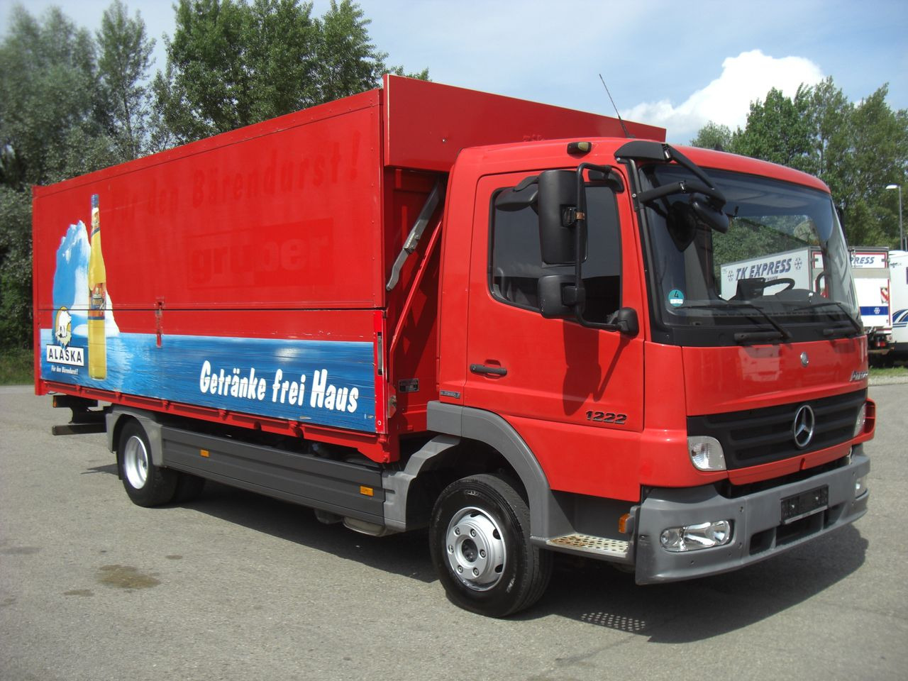 Mercedes-Benz 1222L AUTOMATIK - Italszállító teherautó: 2 kép. Mercedes-Benz 1222L AUTOMATIK - Italszállító teherautó: 2 kép.
