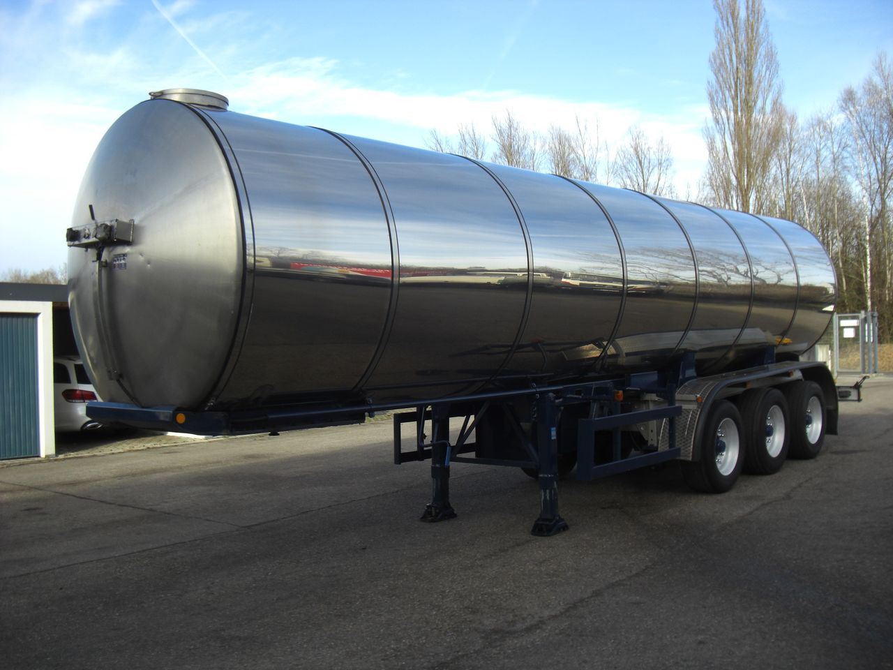 Wangen/Magyar SRP3MEB /BIERTANK - Tartályos félpótkocsi: 1 kép. Wangen/Magyar SRP3MEB /BIERTANK - Tartályos félpótkocsi: 1 kép.