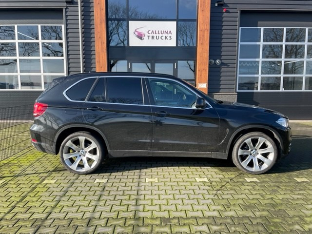 BMW X5 XDRIVE 30d - Terepjáró/ SUV: 5 kép. BMW X5 XDRIVE 30d - Terepjáró/ SUV: 5 kép.