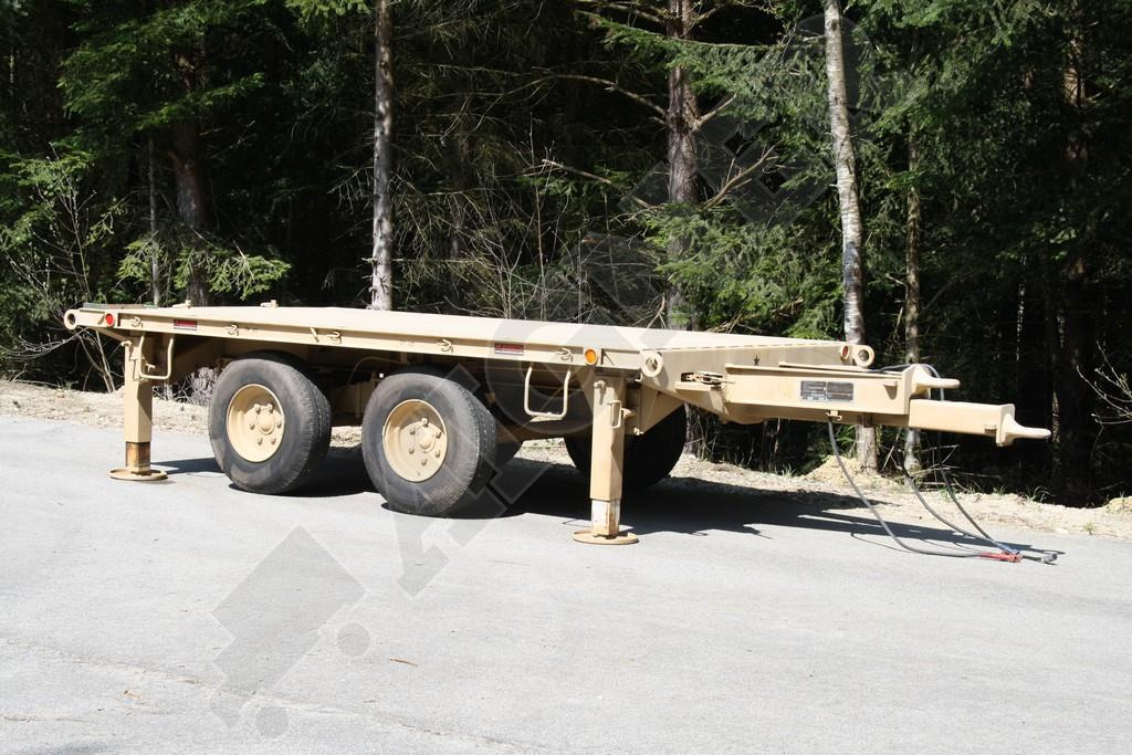 UTB (Utility, Tool and Body) XM1073 T/A - Platós pótkocsi: 2 kép. UTB (Utility, Tool and Body) XM1073 T/A - Platós pótkocsi: 2 kép.