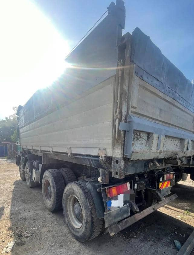 MAN 40.414 - Billenőplatós teherautó: 4 kép. MAN 40.414 - Billenőplatós teherautó: 4 kép.