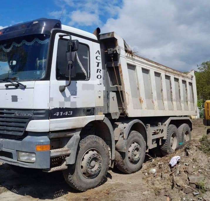 MERCEDES-BENZ Actros 4143 - Platós teherautó: 3 kép. MERCEDES-BENZ Actros 4143 - Platós teherautó: 3 kép.