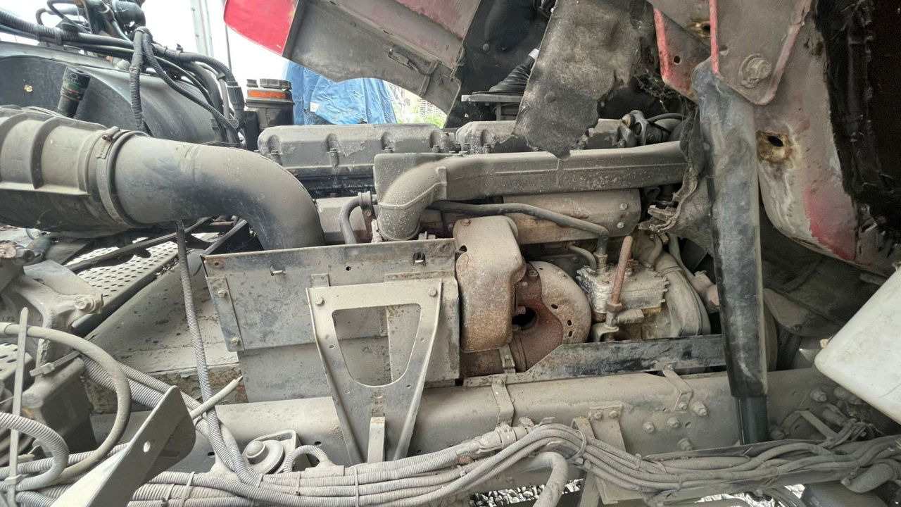 Nyergesvontató DAF CF 85 Tractor unit: 6 kép.