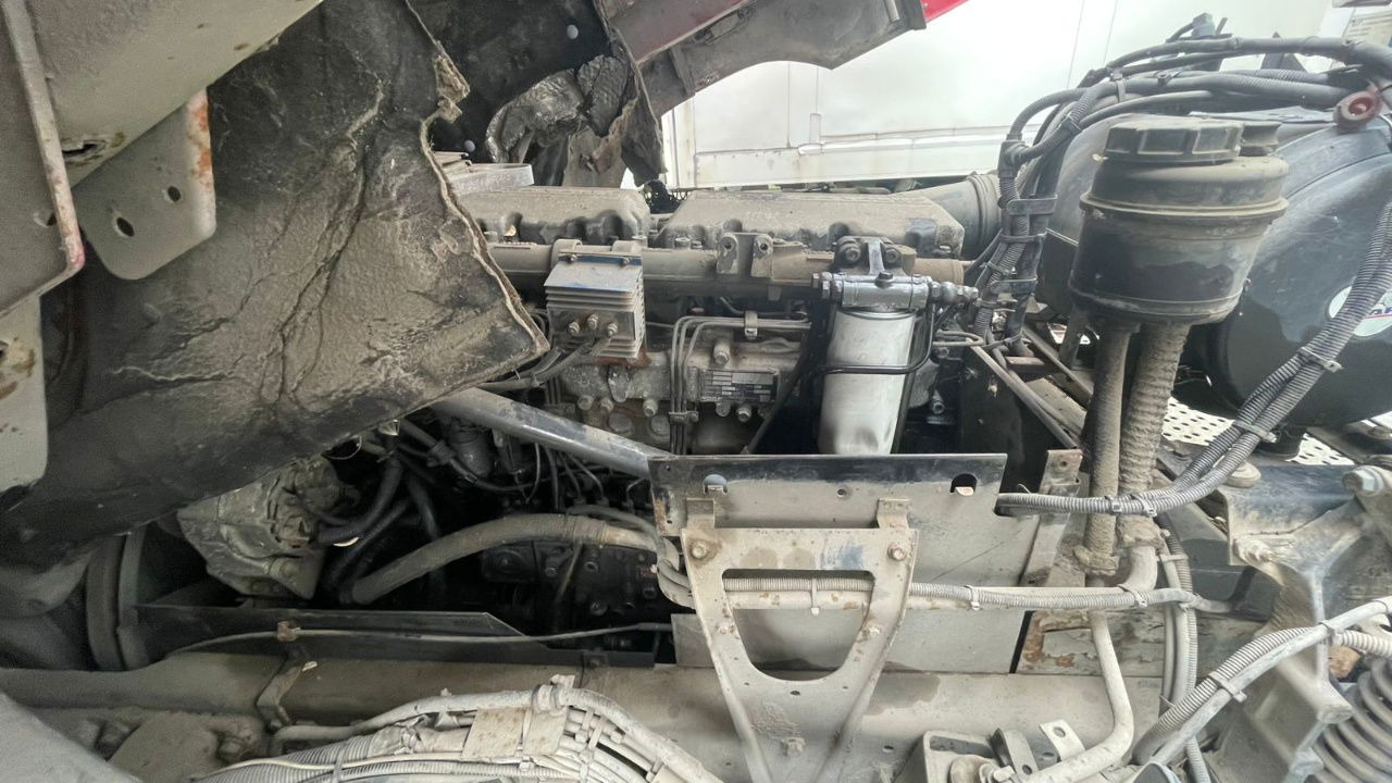 Nyergesvontató DAF CF 85 Tractor unit: 7 kép.