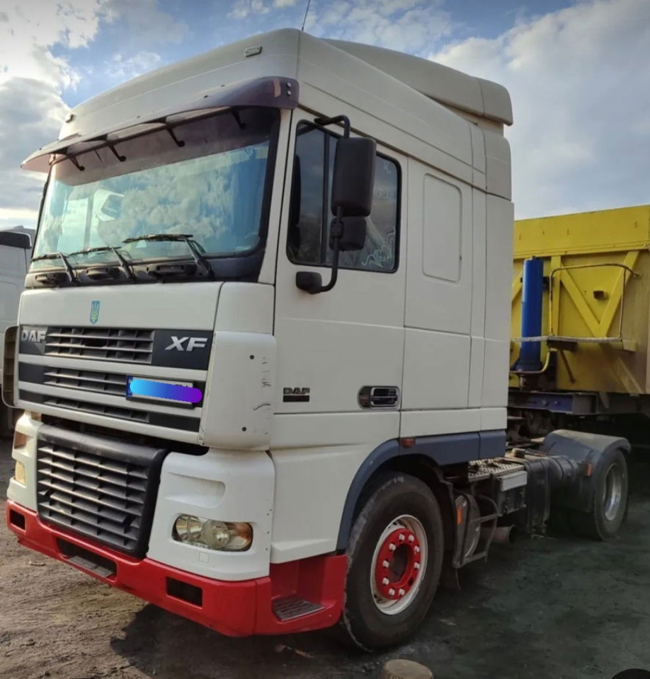 DAF XF 95.430 Tractor head 4x2 - Nyergesvontató: 3 kép. DAF XF 95.430 Tractor head 4x2 - Nyergesvontató: 3 kép.