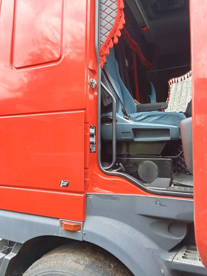 Nyergesvontató DAF XF 95.430 Tractor unit: 6 kép.