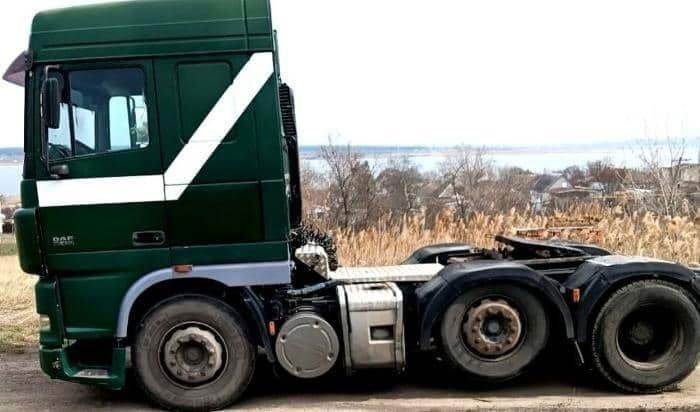 DAF XF 95.430 Tractor unit - Nyergesvontató: 4 kép. DAF XF 95.430 Tractor unit - Nyergesvontató: 4 kép.
