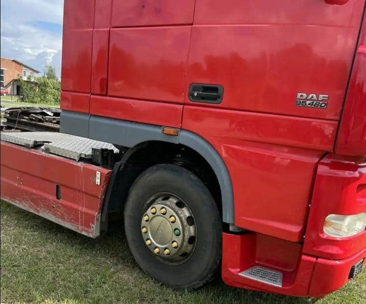 DAF XF 95.480 Tractor head - Nyergesvontató: 4 kép. DAF XF 95.480 Tractor head - Nyergesvontató: 4 kép.