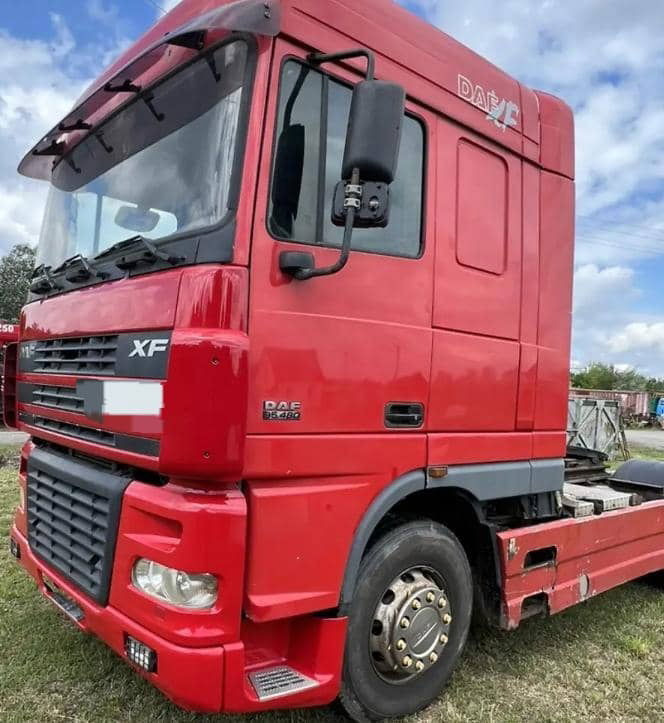 DAF XF 95.480 Tractor head - Nyergesvontató: 1 kép. DAF XF 95.480 Tractor head - Nyergesvontató: 1 kép.