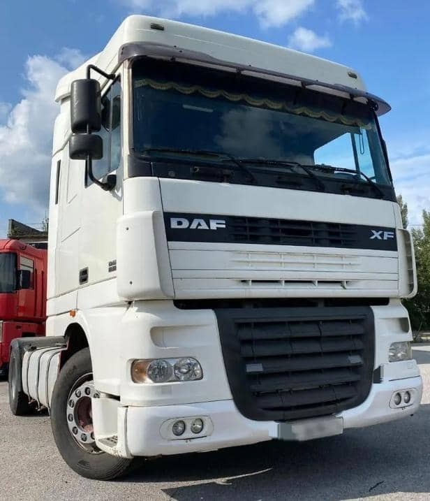 DAF XF 95 - Nyergesvontató: 1 kép. DAF XF 95 - Nyergesvontató: 1 kép.