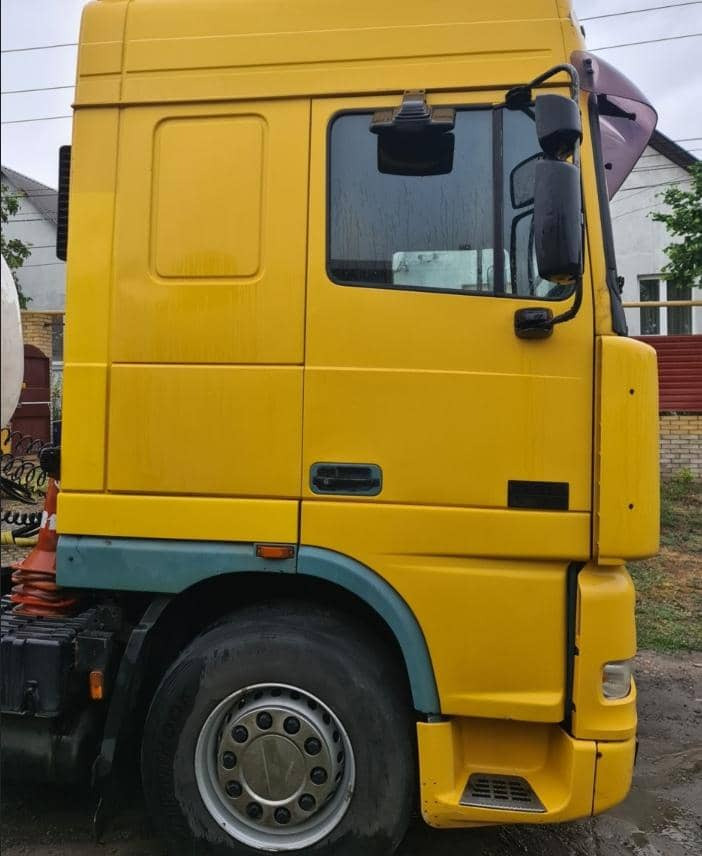 DAF XF 95 - Nyergesvontató: 2 kép. DAF XF 95 - Nyergesvontató: 2 kép.