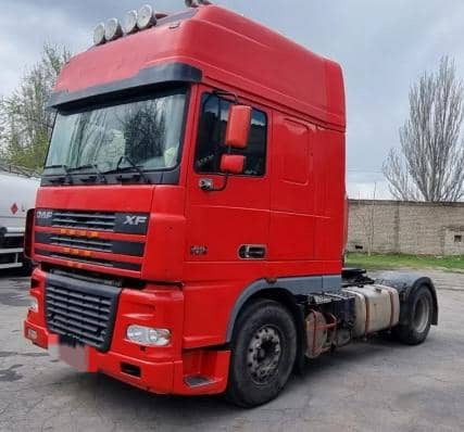 DAF XF 95 - Nyergesvontató: 2 kép. DAF XF 95 - Nyergesvontató: 2 kép.