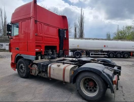 DAF XF 95 - Nyergesvontató: 4 kép. DAF XF 95 - Nyergesvontató: 4 kép.