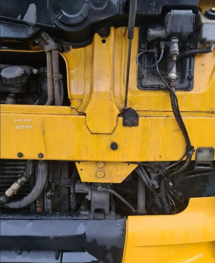 DAF XF 95 Tractor unit - Nyergesvontató: 4 kép. DAF XF 95 Tractor unit - Nyergesvontató: 4 kép.