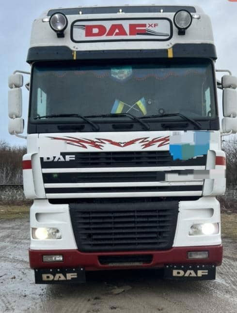 DAF XF 95 Tractor unit - Nyergesvontató: 4 kép. DAF XF 95 Tractor unit - Nyergesvontató: 4 kép.