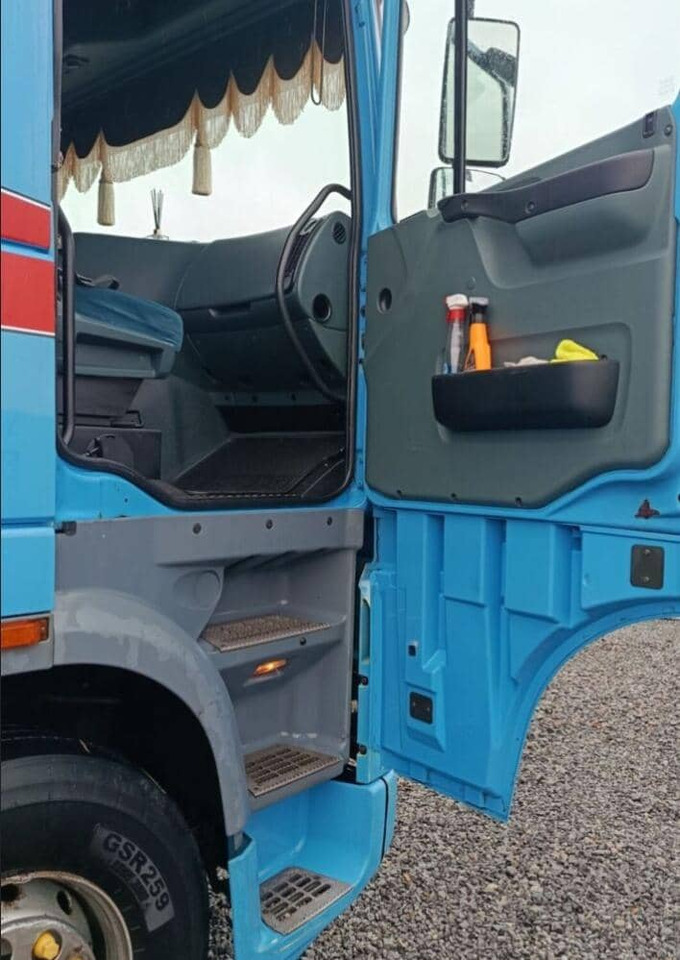 DAF XF95 - Nyergesvontató: 4 kép. DAF XF95 - Nyergesvontató: 4 kép.