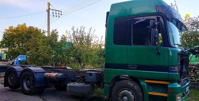 MERCEDES-BENZ Actros 2543 - Nyergesvontató: 3 kép. MERCEDES-BENZ Actros 2543 - Nyergesvontató: 3 kép.