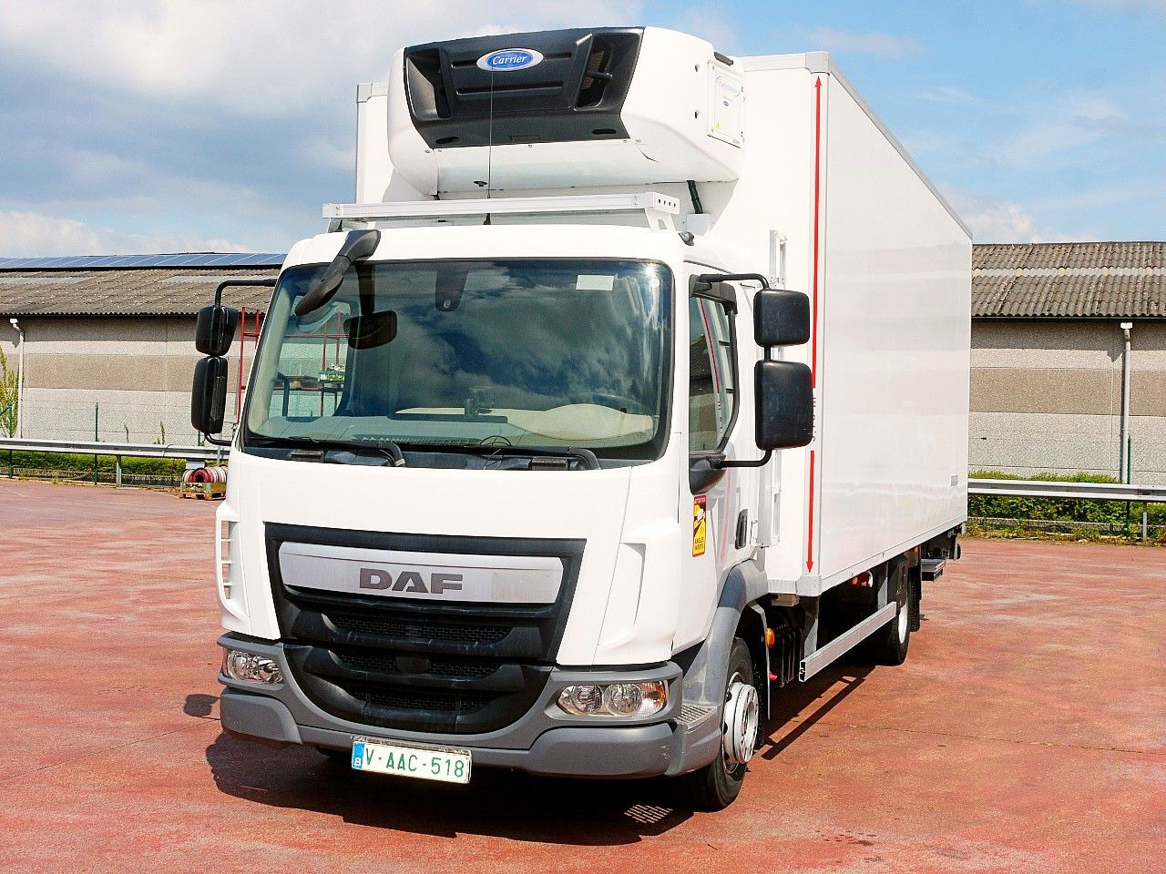 DAF 180.12 LF FA KUHLKOFFER CARRIER SUPRA 850 MULTI - Hűtős teherautó: 5 kép. DAF 180.12 LF FA KUHLKOFFER CARRIER SUPRA 850 MULTI - Hűtős teherautó: 5 kép.