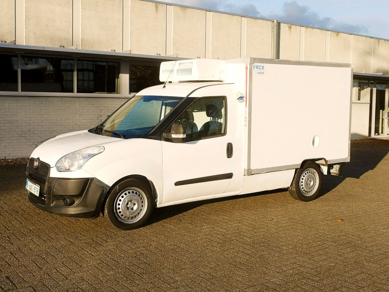 Fiat DOBLO 1.6 KUHLKOFFER CARRIER XARIOS -20 / AIRCO - Hűtős kisteherautó: 5 kép. Fiat DOBLO 1.6 KUHLKOFFER CARRIER XARIOS -20 / AIRCO - Hűtős kisteherautó: 5 kép.