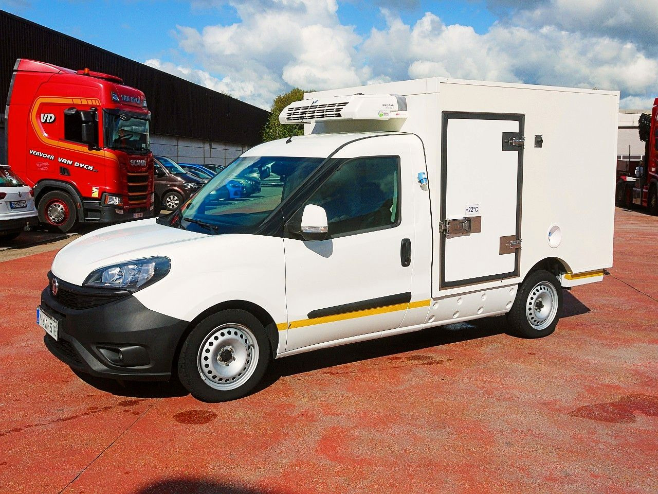 Fiat DOBLO 1.6 KUHLKOFFER THERMOKING MT A/C - Hűtős kisteherautó: 4 kép. Fiat DOBLO 1.6 KUHLKOFFER THERMOKING MT A/C - Hűtős kisteherautó: 4 kép.