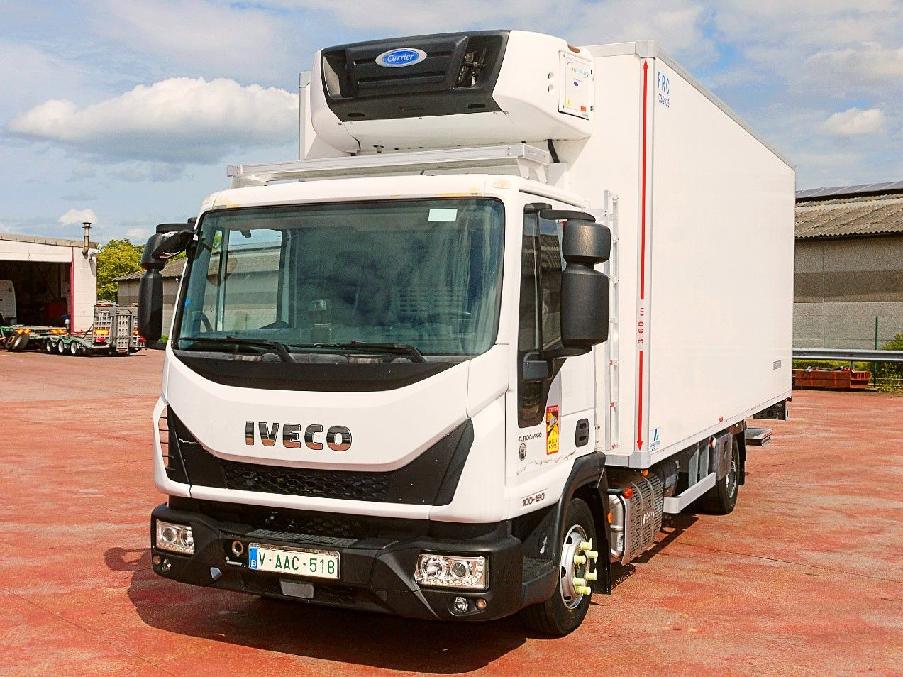 Iveco 100E19 KUHLKOFFER CARRIER SUPRA 550 luft fed A/C - Hűtős teherautó: 5 kép. Iveco 100E19 KUHLKOFFER CARRIER SUPRA 550 luft fed A/C - Hűtős teherautó: 5 kép.