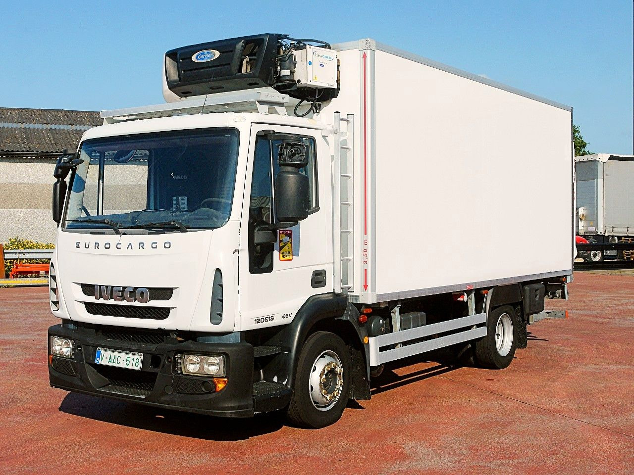 Iveco 120E18 EUROCARGO KUHLKOFFER CARRIER SUPRA 550 - Hűtős teherautó: 4 kép. Iveco 120E18 EUROCARGO KUHLKOFFER CARRIER SUPRA 550 - Hűtős teherautó: 4 kép.