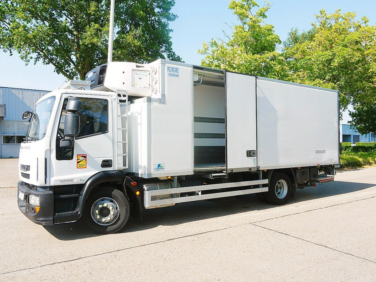 Iveco 140E19 EUROCARGO KUHLKOFFER CARRIER SUPRA 1250MT - Hűtős teherautó: 3 kép. Iveco 140E19 EUROCARGO KUHLKOFFER CARRIER SUPRA 1250MT - Hűtős teherautó: 3 kép.