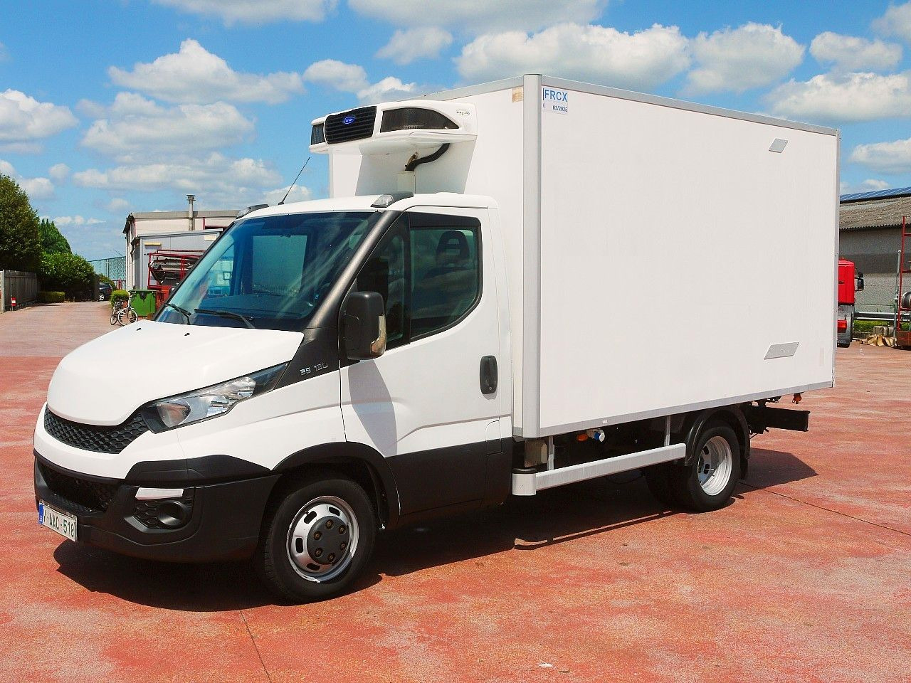 Iveco 35C13 DAILY KUHLKOFFER CARRIER PULSOR 400 AIRCO - Hűtős kisteherautó: 4 kép. Iveco 35C13 DAILY KUHLKOFFER CARRIER PULSOR 400 AIRCO - Hűtős kisteherautó: 4 kép.