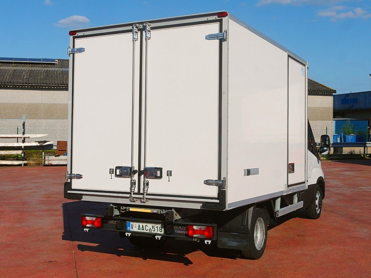 Iveco 35C14 DAILY KUHLKOFER CARRIER XARIOS 350 -20 A/C - Hűtős kisteherautó: 5 kép. Iveco 35C14 DAILY KUHLKOFER CARRIER XARIOS 350 -20 A/C - Hűtős kisteherautó: 5 kép.