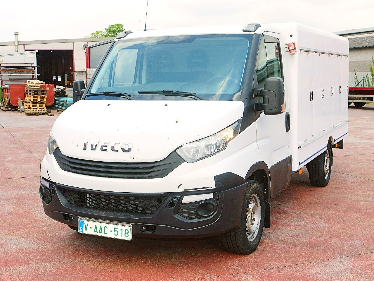 Iveco 35S12 DAILY ISOTHERM KOFFER 5 TURIG / AIRCO - Hűtős kisteherautó: 5 kép. Iveco 35S12 DAILY ISOTHERM KOFFER 5 TURIG / AIRCO - Hűtős kisteherautó: 5 kép.