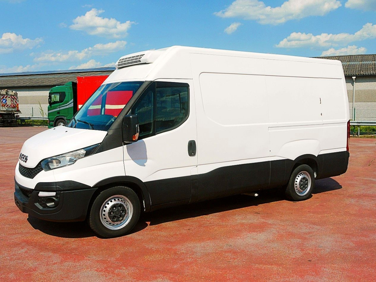 Iveco 35S13 DAILY KUHLKASTENWAGEN THERMOKING V300 MULT - Hűtős kisteherautó: 4 kép. Iveco 35S13 DAILY KUHLKASTENWAGEN THERMOKING V300 MULT - Hűtős kisteherautó: 4 kép.