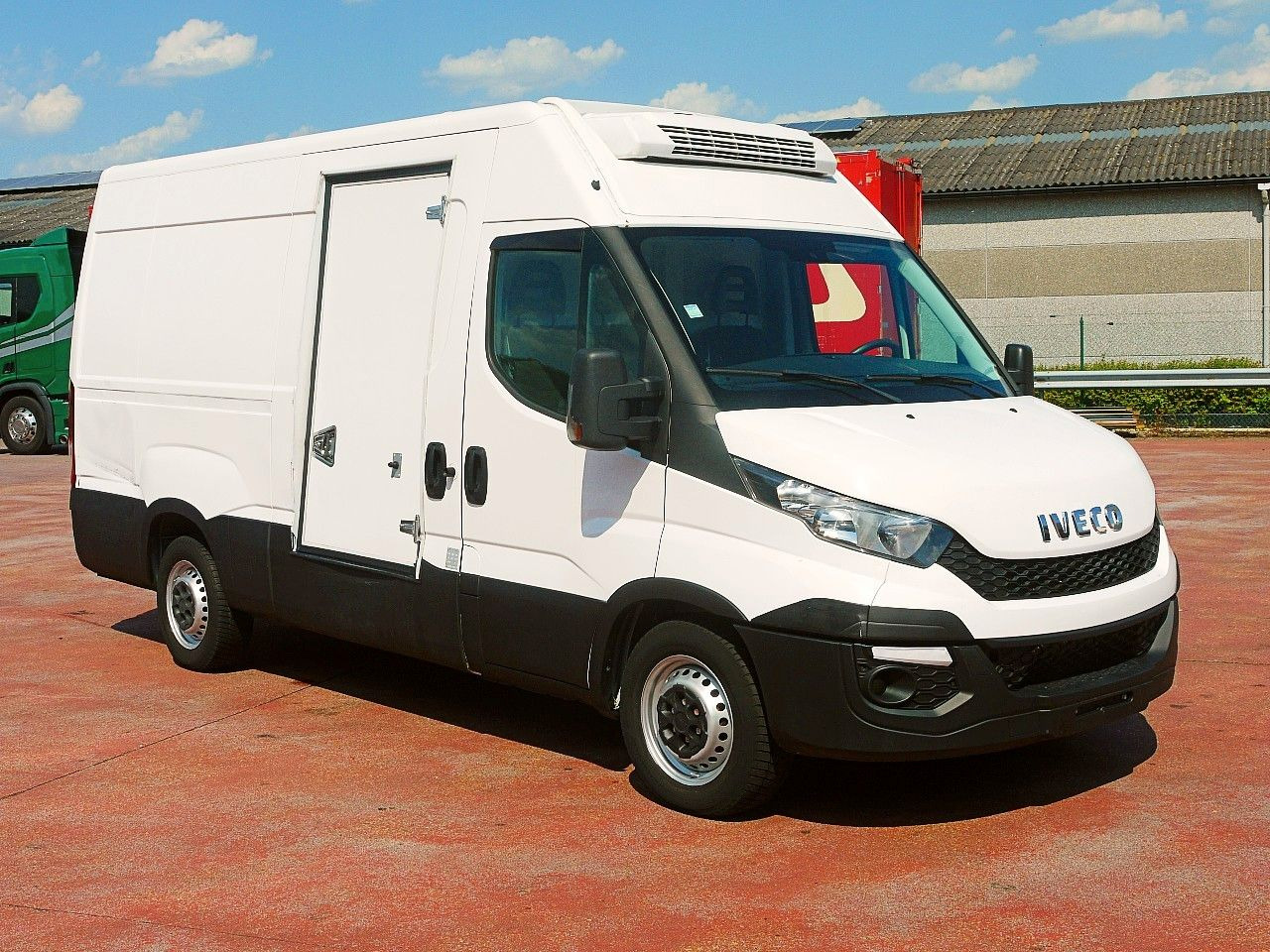 Iveco 35S13 DAILY KUHLKASTENWAGEN THERMOKING V300 MULT - Hűtős kisteherautó: 2 kép. Iveco 35S13 DAILY KUHLKASTENWAGEN THERMOKING V300 MULT - Hűtős kisteherautó: 2 kép.