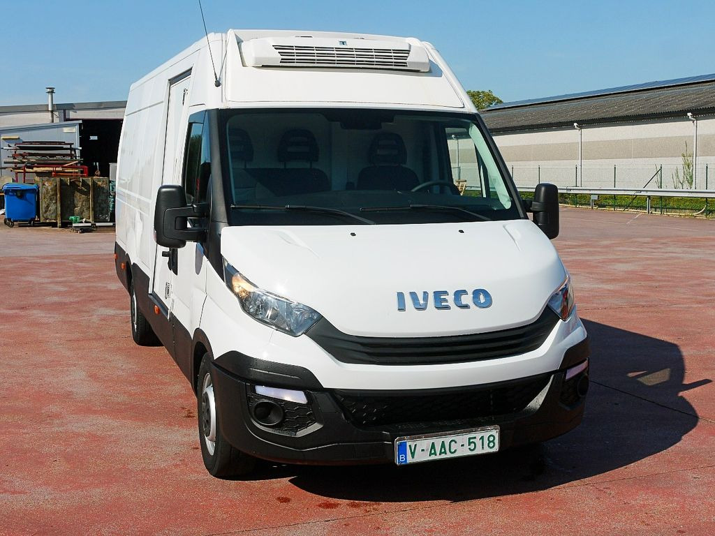 Iveco 35S18 DAILY KUHLKASTENWAGEN THERMOKING V300 MT - Hűtős kisteherautó: 1 kép. Iveco 35S18 DAILY KUHLKASTENWAGEN THERMOKING V300 MT - Hűtős kisteherautó: 1 kép.