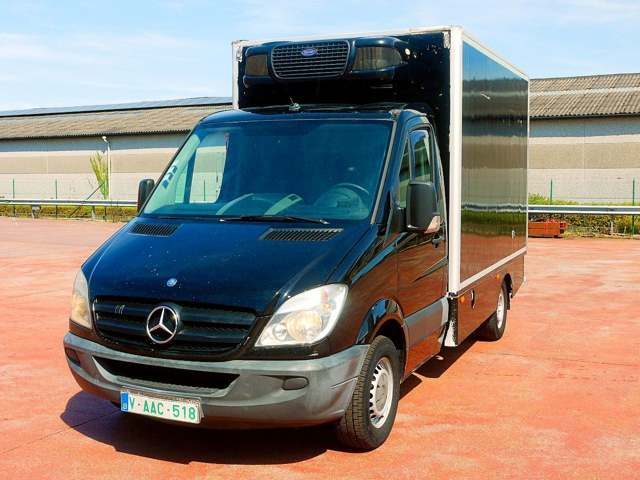 Mercedes-Benz 319 SPRINTER V6 KUHLKOFFER CARRIER PULSOR 600 MT - Hűtős kisteherautó: 5 kép. Mercedes-Benz 319 SPRINTER V6 KUHLKOFFER CARRIER PULSOR 600 MT - Hűtős kisteherautó: 5 kép.