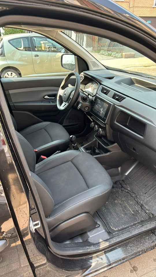 Renault EXPRESS - Kis furgon: 5 kép. Renault EXPRESS - Kis furgon: 5 kép.