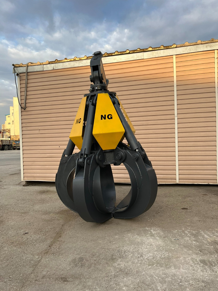 SENNEBOGEN SCRAP POLYP GRAPPLE - Polip kanál - Kotrógép: 4 kép. SENNEBOGEN SCRAP POLYP GRAPPLE - Polip kanál - Kotrógép: 4 kép.