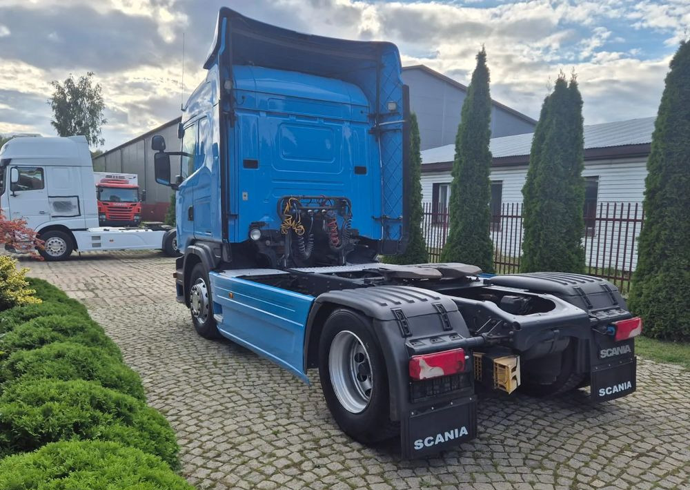 Scania R410 - Nyergesvontató: 4 kép. Scania R410 - Nyergesvontató: 4 kép.