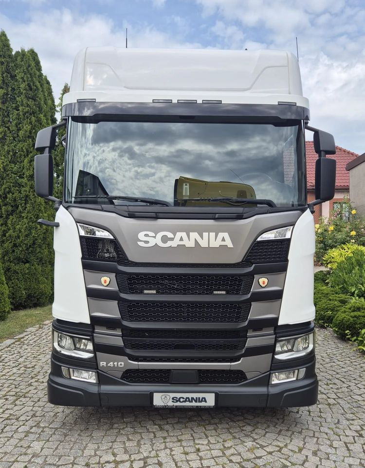 Scania R410 - Nyergesvontató: 2 kép. Scania R410 - Nyergesvontató: 2 kép.
